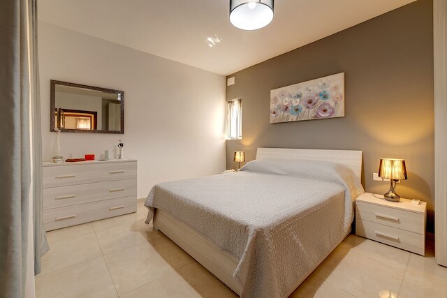 スタイリッシュ ブライト アンド アリー アパート イン セントラル ブギバ