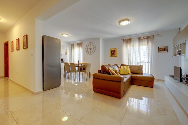 スタイリッシュ ブライト アンド アリー アパート イン セントラル ブギバ