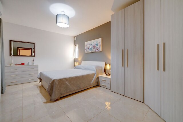 スタイリッシュ ブライト アンド アリー アパート イン セントラル ブギバ