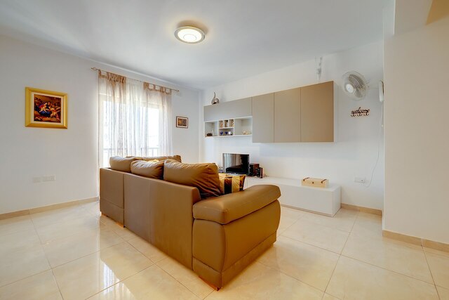 スタイリッシュ ブライト アンド アリー アパート イン セントラル ブギバ