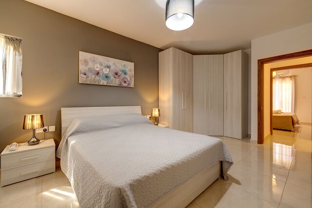 スタイリッシュ ブライト アンド アリー アパート イン セントラル ブギバ