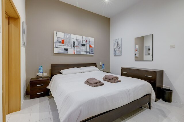 モダン 1 ベッBルー メゾネット ステップス フロム ザ プロムナード