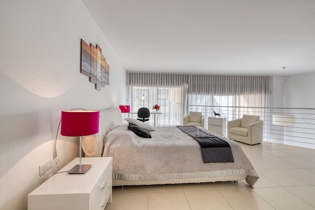 デュプレックス ラグジュアリー  アパートメント イン ポルトマソ ウィズ プール