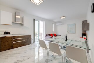 コージー  アパートメント ステップス トゥ セント ジョージズ ベイ