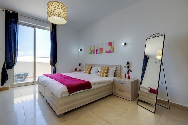 コージー1ベッBルーム ペントハウス クローズ トゥ ザ プロムナード