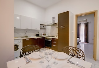 コージー  アパートメント ステップス フロム ザ プロムナード