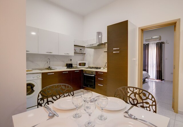 コージー  アパートメント ステップス フロム ザ プロムナード