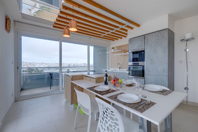 スタニング  アパートメント イン ア セントラル ロケーション ウィズ ビューズ