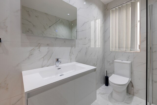 スタイリッシュ 2 ベッドルーム アパートメント イン セントラル セント ジュリアンズ