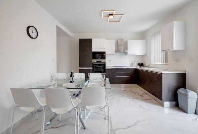 スタイリッシュ 2 ベッドルーム アパートメント イン セントラル セント ジュリアンズ