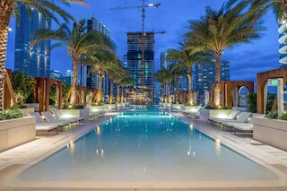 CEにより管理された SLS LUX Brickell のスイーツ