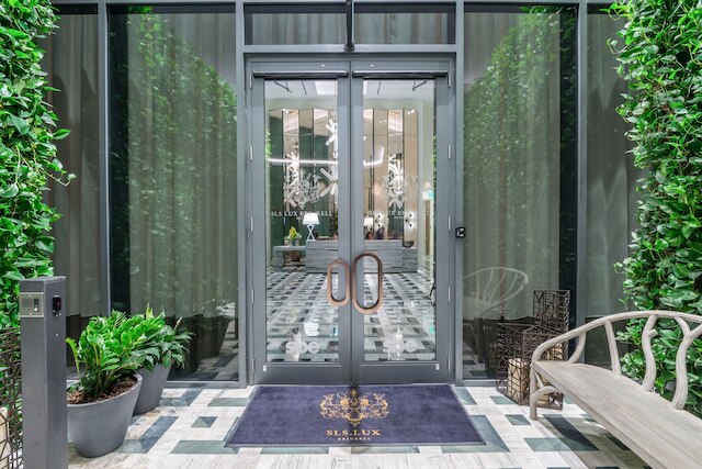 CEにより管理された SLS LUX Brickell のスイーツ