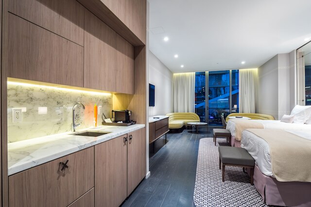 CEにより管理された SLS LUX Brickell のスイーツ