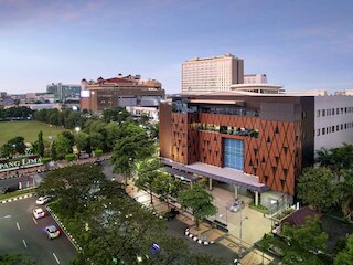 イビス スタイルズ スマラン シンパン リマ