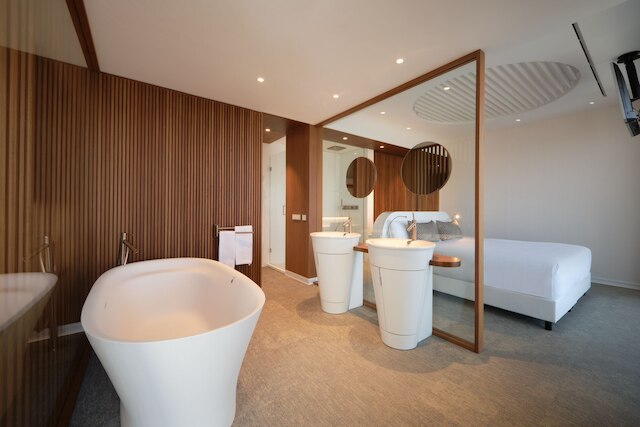 ホテル マリーナ バダロナ