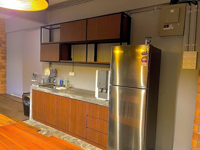 アーチ・ドルミトリオ・ケナン - ホステル