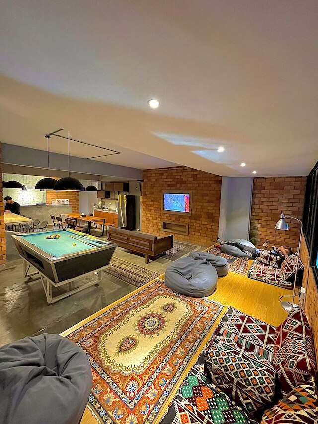 アーチ・ドルミトリオ・ケナン - ホステル