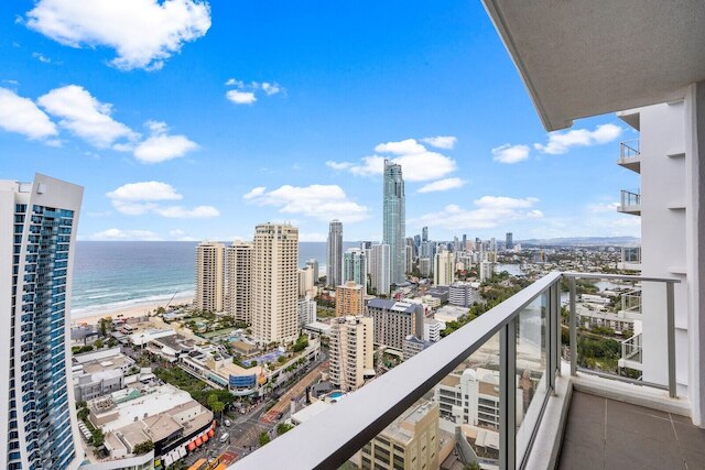 サークル・オン・キャヴィル - カーストレット