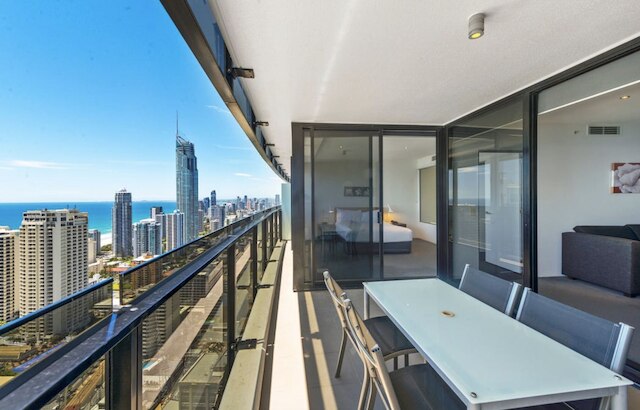 サークル・オン・キャヴィル - カーストレット