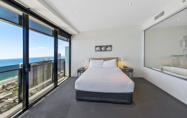 サークル・オン・キャヴィル - カーストレット