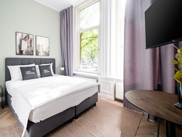 シティ ルームズ アムステルダム ヘモニストラート