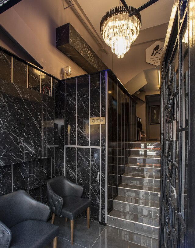 カナリヤスーツ