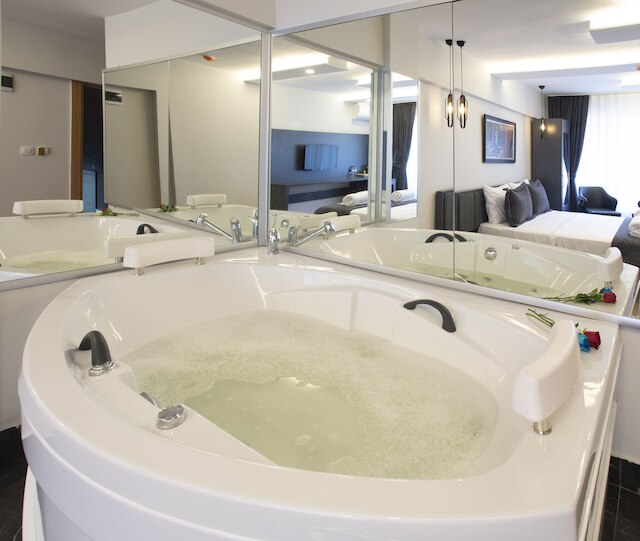 カナリヤスーツ