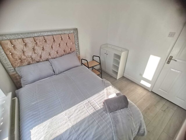 チャーミング 4 ベッド ハウス イン マンチェスター