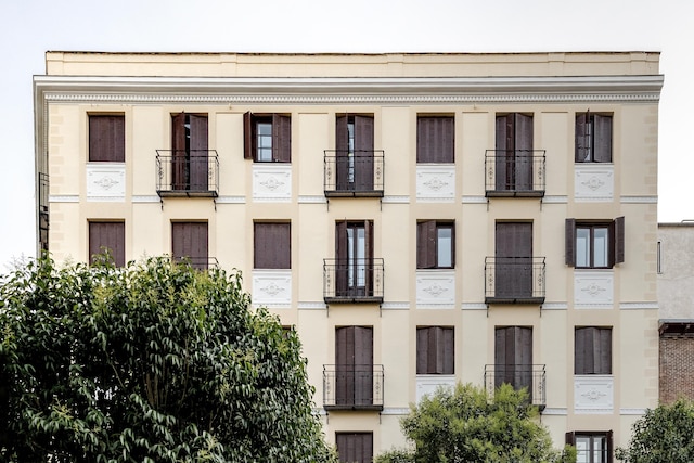 ボブ W マドリード アトーチャ