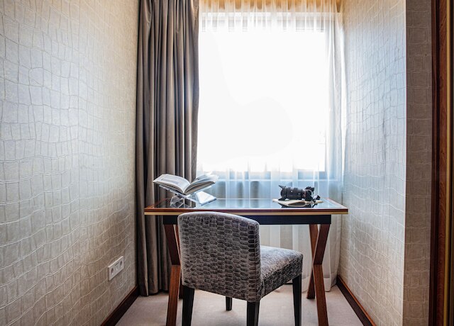 ワイン & ブックス ポルト オテル - スモール ラグジュアリー ホテルズ オブ ザ ワールド