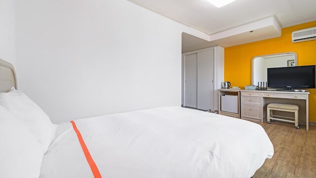 Jeju Honeycrown Hotel