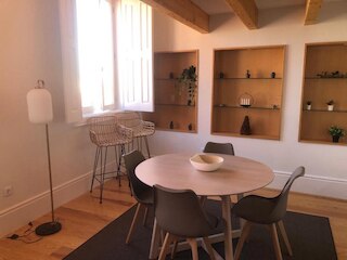 ダウンタウン クレリゴス ウィズ リバー ビュー by Vacationy