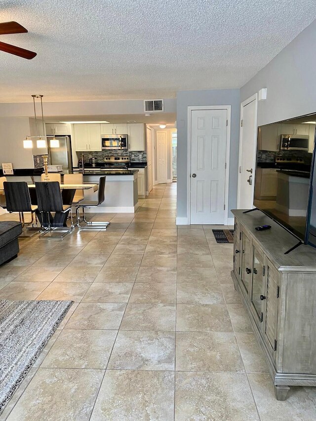 スリー ベッドルーム  アパートメント Y.2 -- 5009 LBC -- ヴサ スリー ベッドルーム  コンドミニアム アパートメント