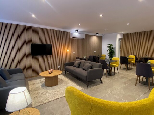 トリトニ・マリーナ・アパートメントとスイーツ