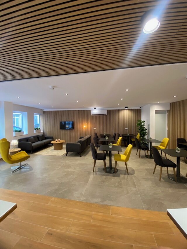 トリトニ・マリーナ・アパートメントとスイーツ