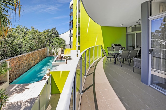 プール・ビュー・シティ・センター・アパートメント202