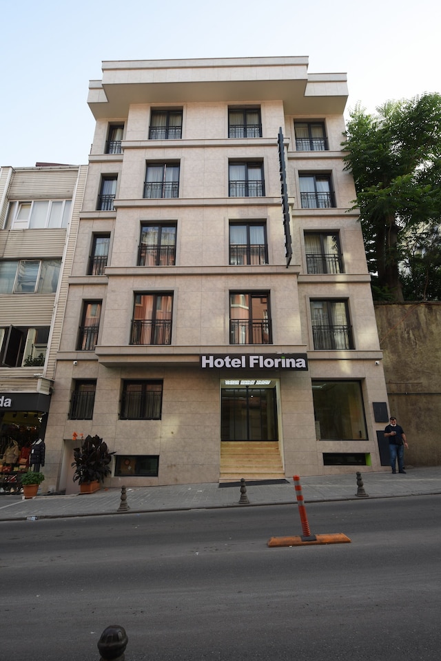 フロリナ・ホテル