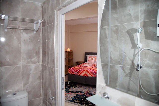 アザド・ホームズ・クムカピ54