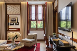 ポートレイトミラノ - ルンガルノコレクション