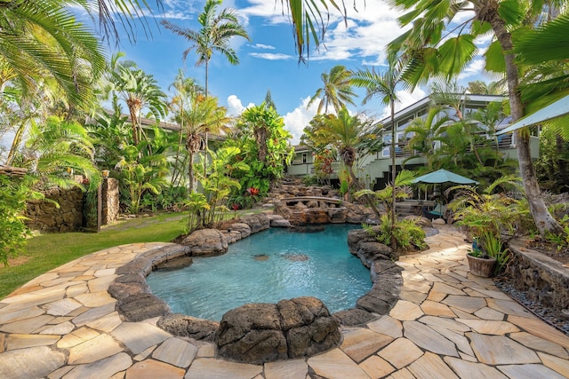 パリオネ パパラニ バイ アヴァンステイ ニュー $1.5m リモデリング ステップス フロム カイルア ビーチ ウィズ プライベートプール & ホットタブ