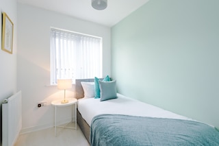 4ベッドルーム3バスルームコントラクターホームMCR