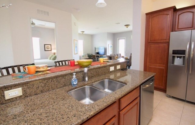 ペントハウス レイク ビュー 3 ベッド コンド コンベンション センター 3 ベッドルーム コンド バイ レッドオーニング