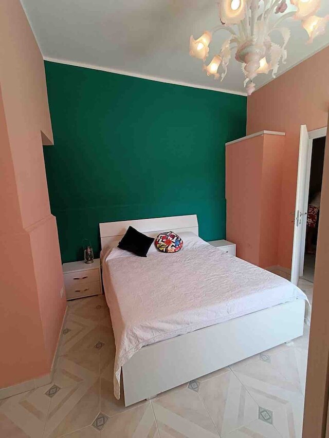 ア リフュージ ビトウィーン グリーン アンド ブルー