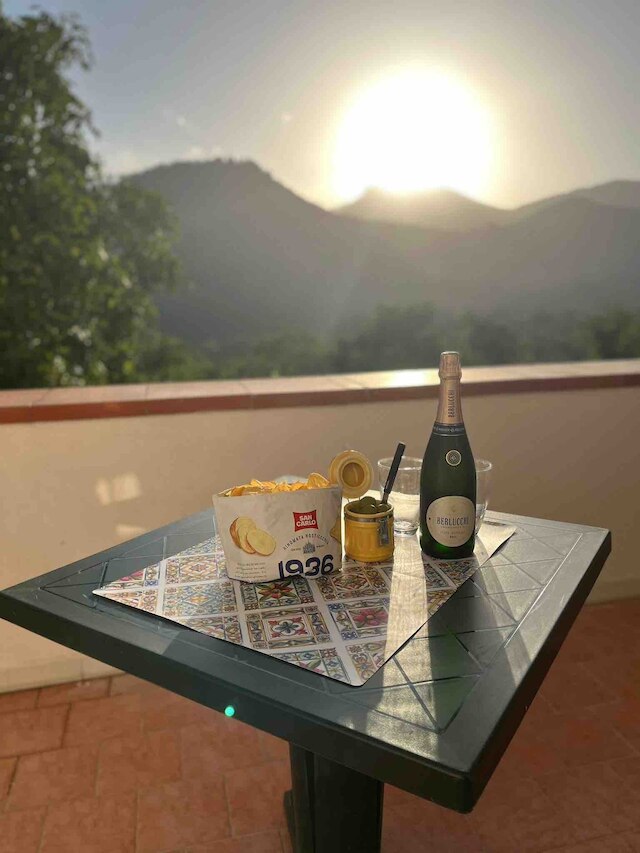 ア リフュージ ビトウィーン グリーン アンド ブルー