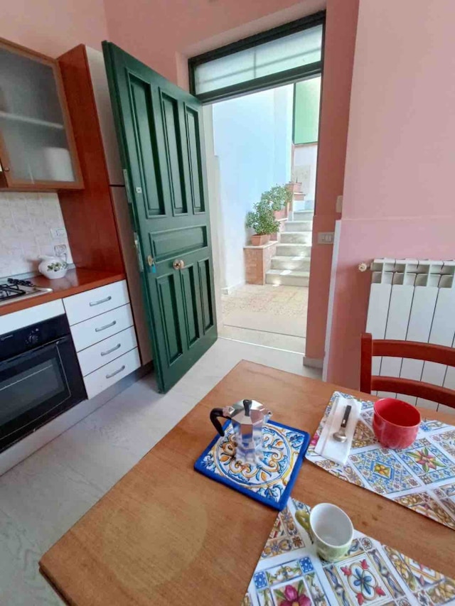 ア リフュージ ビトウィーン グリーン アンド ブルー