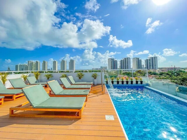 ラグジュアリーアパートメントプール&ジャクージ