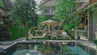 ロカサリ・リトリート