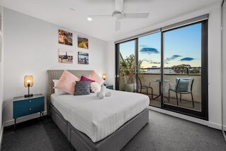 ステイセントラル - イーストブランズウィックペントハウスウィズスタディ