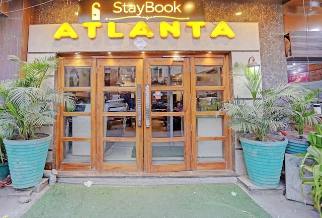 ステイブックアトランタニューデリートレインステーション