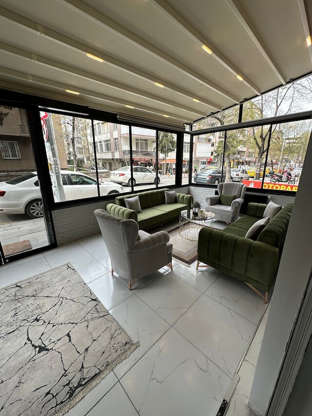 ユルドゥルム スィート アパート ホテル